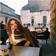 Laureanda doppia laurea Italo-Francese, metodica e paziente. Impartisce lezioni di storia, geografia e italiano per alunni